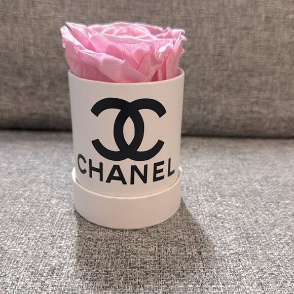 CHANEL White Eternal Rose Floral Accent - Picture 3 of 7